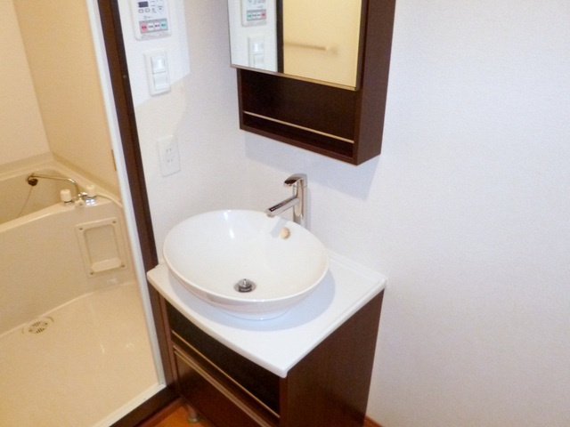 リブリ・ガーデンの洗面所|独立洗面台付いてます。