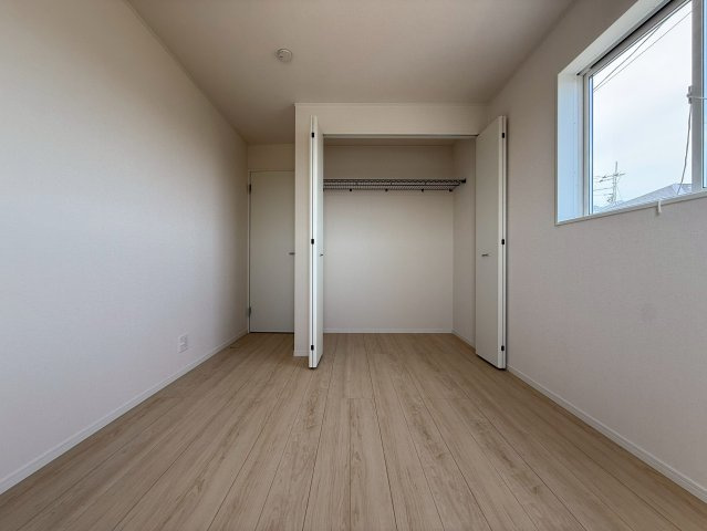 新築戸建　富士市増川　第3　全5棟　4号棟の洋室|2階洋室5.7帖　収納豊富