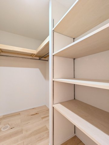 葛飾区亀有４丁目の新築戸建の収納|～WIC写真～