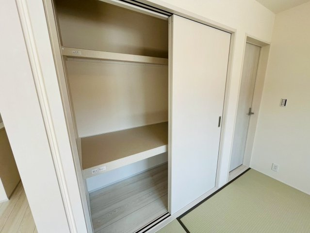 【Livele Garden】　栃木市大平町西水代　第２０　全1邸の収納|〇収納〇
和室にも収納スペースがございます。来客用の座布団や季節家電をしまっておくことができます。
2026年4月撮影