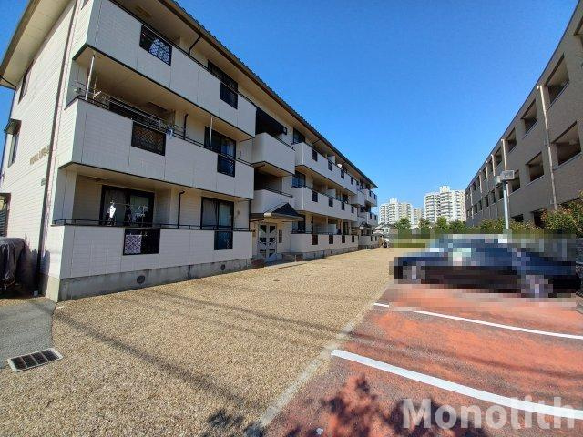 ロイヤルライフ21の駐車場