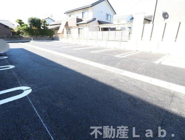 メゾン・ド・シュシュの駐車場