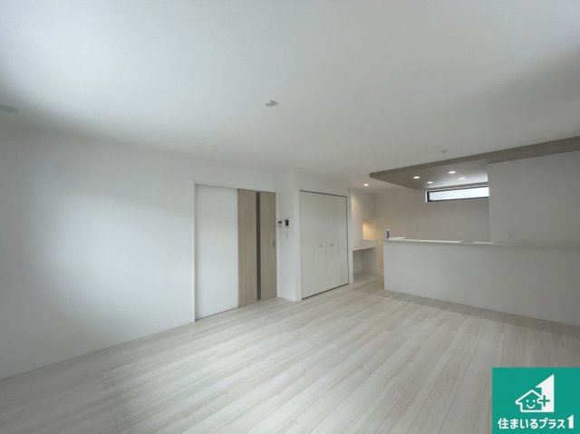 ★現地見学可能！★大津市坂本　新築一戸建ての前面道路含む現地写真|周辺は落ち着いた街並みの住宅地！子育てがしやすい住環境です！まだ未完成ですが、現地でしかわからない事もございます。是非一度ご覧ください。