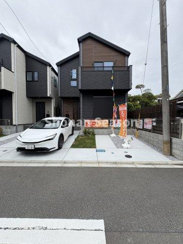 【外観】 | カースペース並列2台◎運転が苦手な方も安心です♪