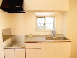 【キッチン】 | カーサ・デリカド | コンパクトなキッチンで掃除もラクラク