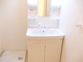 【洗面所】 | カーサ・デリカド | 脱衣スペースもあります