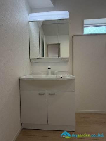 平塚市達上ヶ丘第４　新築戸建　全2棟1号棟の独立洗面台