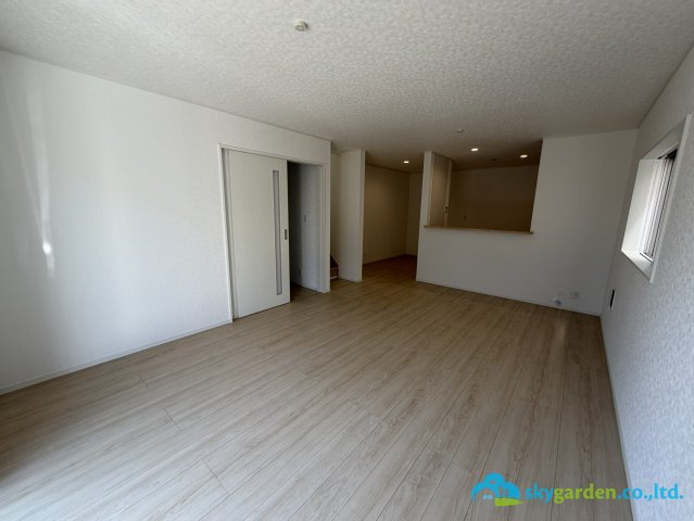 平塚市達上ヶ丘第４　新築戸建　全2棟1号棟の居間・リビング