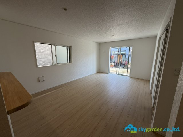平塚市達上ヶ丘第４　新築戸建　全2棟1号棟の居間・リビング
