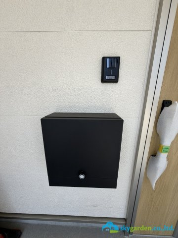 平塚市達上ヶ丘第４　新築戸建　全2棟1号棟の玄関