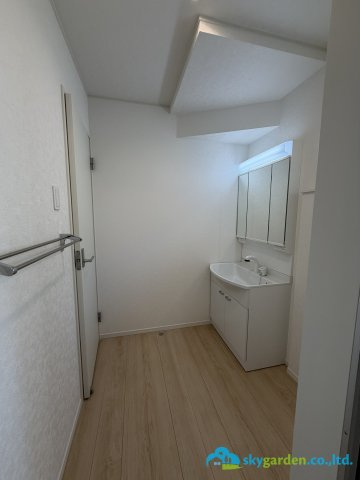 平塚市達上ヶ丘第４　新築戸建　全2棟1号棟の脱衣所