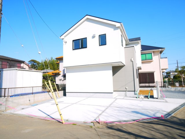 八街市富山　新築戸建の外観|令和7年12月築 駐車3台可能 目の前に公園があります。  リビング約16帖 浴室乾燥暖房付き