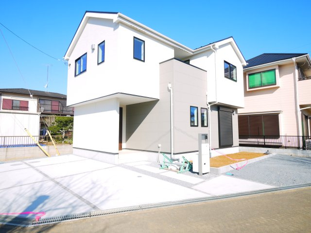 八街市富山　新築戸建の外観|令和7年12月築 駐車3台可能 目の前に公園があります。  リビング約16帖 浴室乾燥暖房付き
