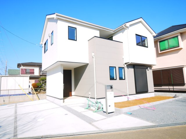 八街市富山　新築戸建の外観|令和7年12月築 駐車3台可能 目の前に公園があります。  リビング約16帖 浴室乾燥暖房付き