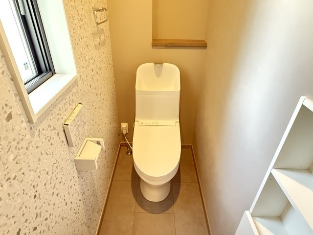 川越市大字笠幡　新築一戸建て　5号棟のトイレ|落ち着いた色調のトイレです