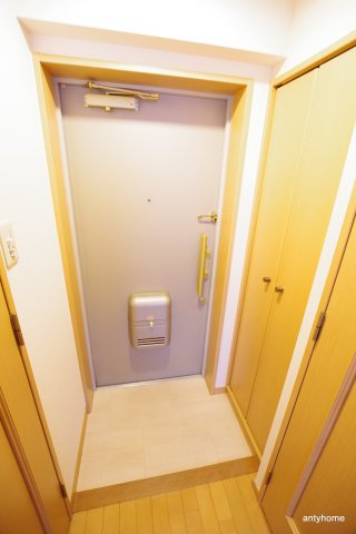 ダイアパレス新大阪宮原　仲介手数料無料の玄関