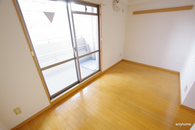 ダイアパレス新大阪宮原　仲介手数料無料の寝室