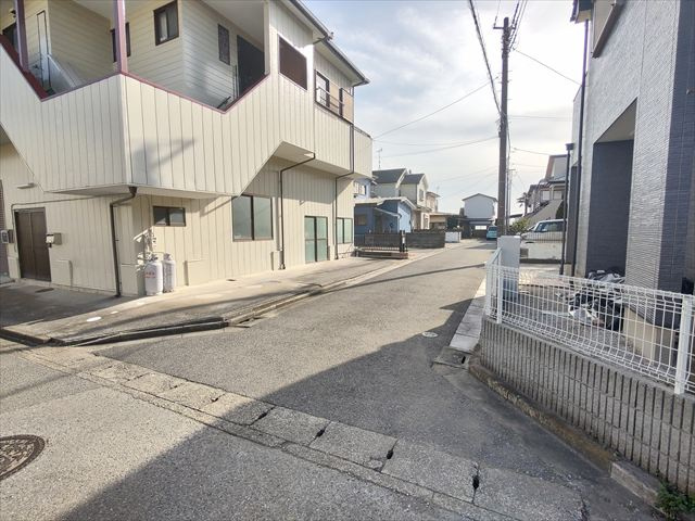 【前面道路含む現地写真】の画像