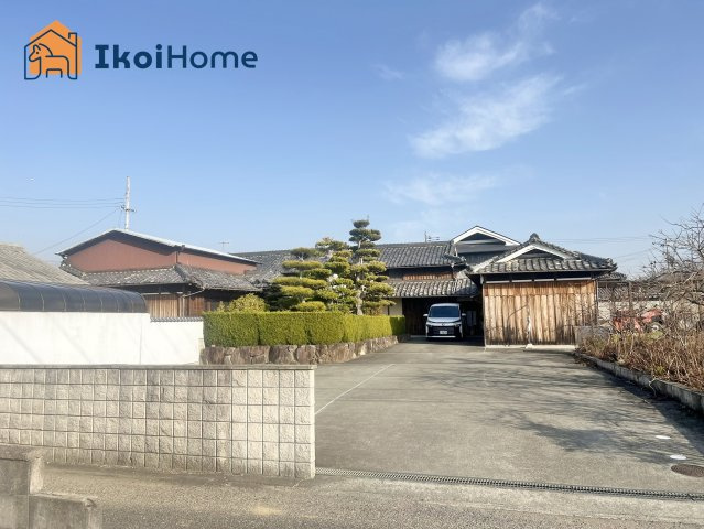 神戸市西区岩岡町野中　中古戸建の駐車場|●年中無休：当日予約可●駐車スペースはお好きなだけお停めいただけます！カーポートもあります！