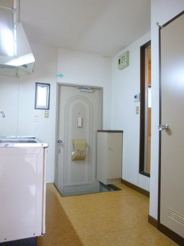 タカシマハイツ【キャッシュバック対象物件】の玄関|きれいな玄関です