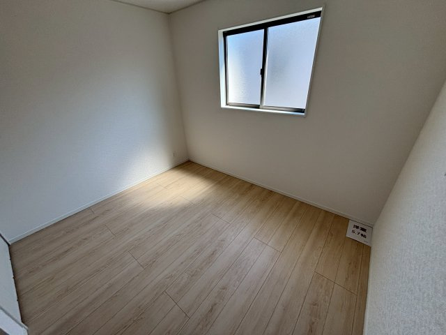 佐伯区八幡1丁目の洋室