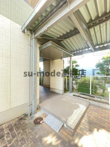 グリーンルーフ大冠Ａ棟のエントランス