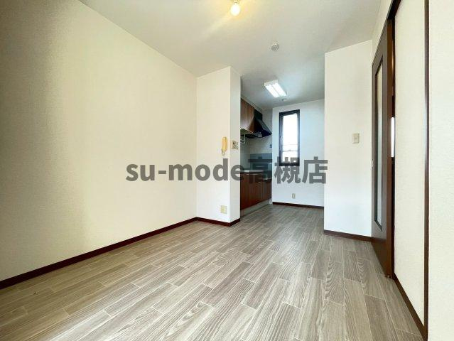 グリーンルーフ大冠Ａ棟の居間・リビング