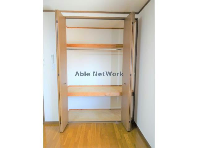 神栖市太田のアパートの収納|棚付きクローゼット