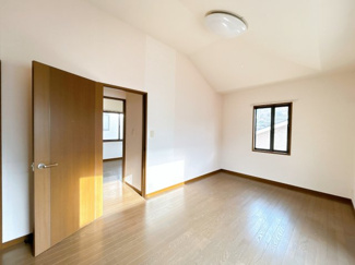 【洋室】 | 鳥取市美萩野4丁目中古戸建て