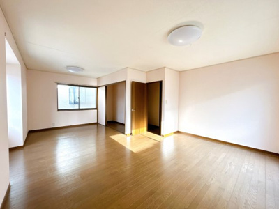 【居間・リビング】 | 鳥取市美萩野4丁目中古戸建て