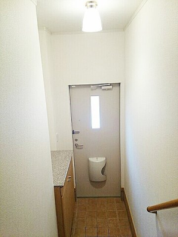 ガーデンハウス紀原の玄関