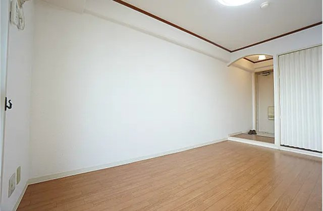 【瑞ケ池ビル】　兵庫県伊丹市1棟収益マンション☆仲介料1.5％！の洋室