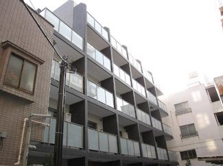 【外観】 | 鉄筋コンクリート造のがっちりとした建物。