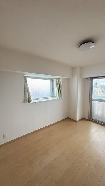 名古屋市昭和区滝子通３丁目の中古マンションの洋室