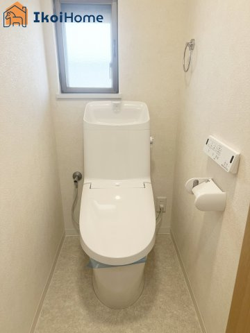 神戸市西区富士見が丘1丁目　中古戸建のトイレ|【ホームページに現地動画掲載中】●年中無休：当日予約可●トイレが2か所あるので夜間も安心です。