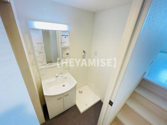 Viola Kogaの洗面所