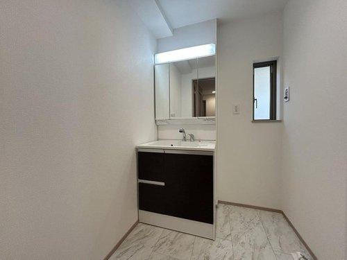 西宮大社町の独立洗面台