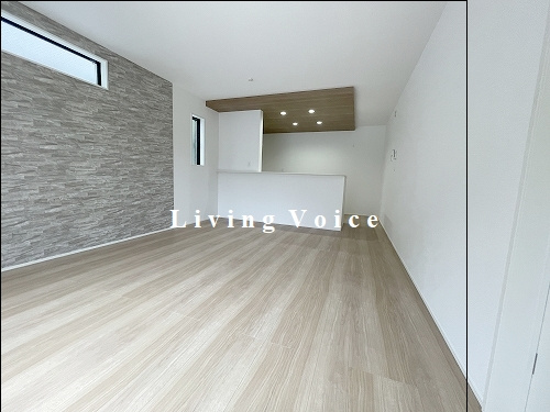 【居間・リビング】 | 【仲介手数料０円】綾瀬市寺尾本町2期　新築一戸建て　9号棟　全10棟 | 綾瀬市寺尾本町2期　新築一戸建て　全10棟