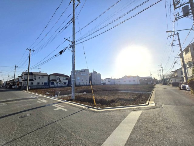 入間郡三芳町大字北永井の売地の前面道路含む現地写真