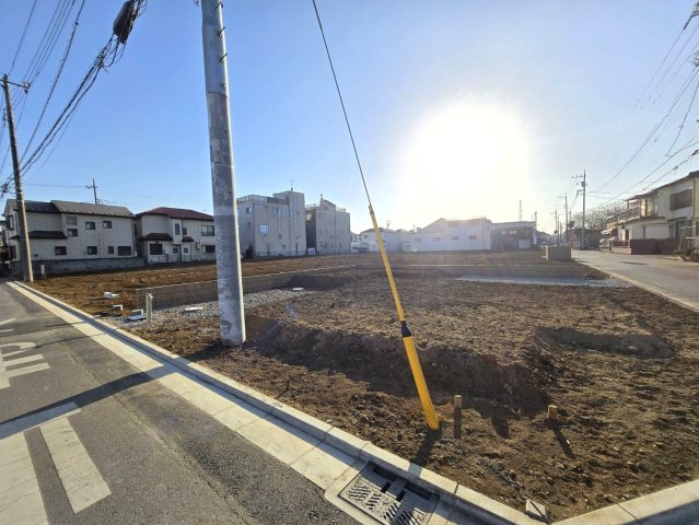 入間郡三芳町大字北永井の売地の外観|整った街並みの大型現場！
前面道路もゆったり・お好きなハウスメーカーで建築できます♪
資料請求やご見学などお気軽にお問い合わせください。