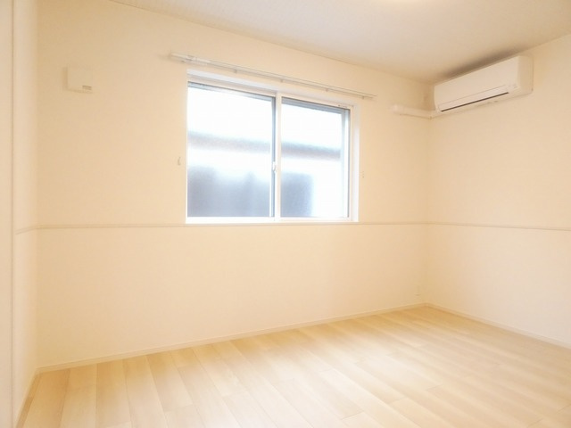 アヴァンスの洋室