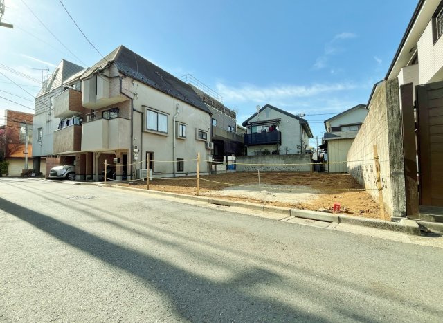 中野区若宮1丁目 全2棟 A号棟の外観|【駅徒歩5分の好立地！！】　最終1区画
閑静な住宅地エリア　新宿まで電車で約13分！　中央線エリアへバス便も多数あり
駅周辺には活気ある商店街がありお買い物には困りません