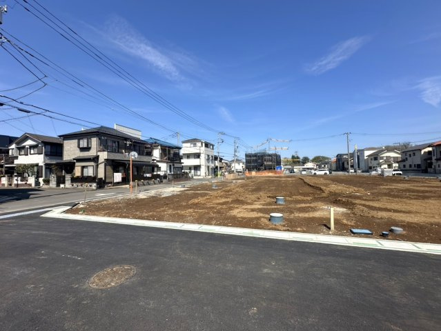 入間郡三芳町大字北永井の売地の前面道路含む現地写真