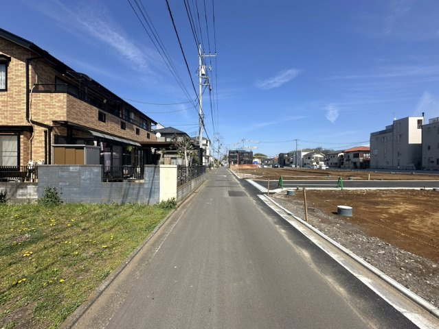 入間郡三芳町大字北永井の売地の前面道路含む現地写真