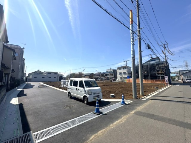 入間郡三芳町大字北永井の売地の前面道路含む現地写真