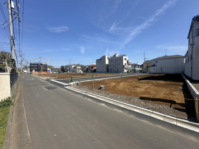 入間郡三芳町大字北永井の売地の前面道路含む現地写真|現況更地！取り壊し費用等かからず、すぐに建築可能です。