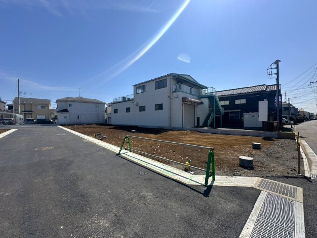 入間郡三芳町大字北永井の売地の前面道路含む現地写真|建築条件なし！お好みのハウスメーカーで建築可能です。