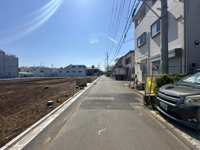 入間郡三芳町大字北永井の売地の前面道路含む現地写真