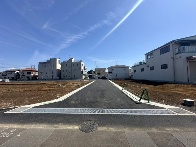 入間郡三芳町大字北永井の売地の前面道路含む現地写真