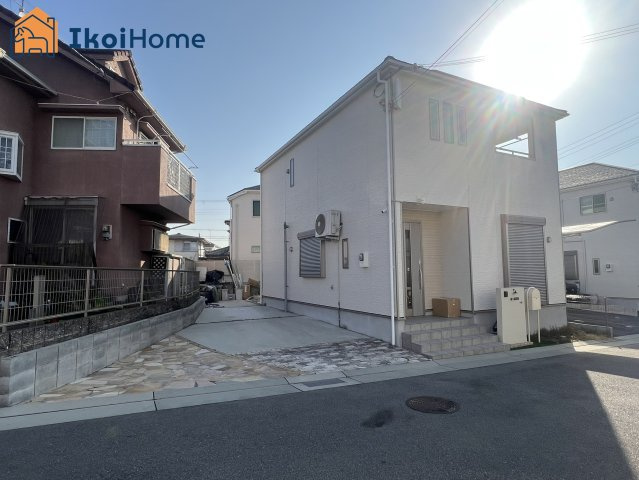 神戸市西区玉津町水谷　中古戸建の駐車場|●年中無休：見学時間9:00～20:00・当日予約可●駐車場は普通車3台可能です。自転車バイクも可